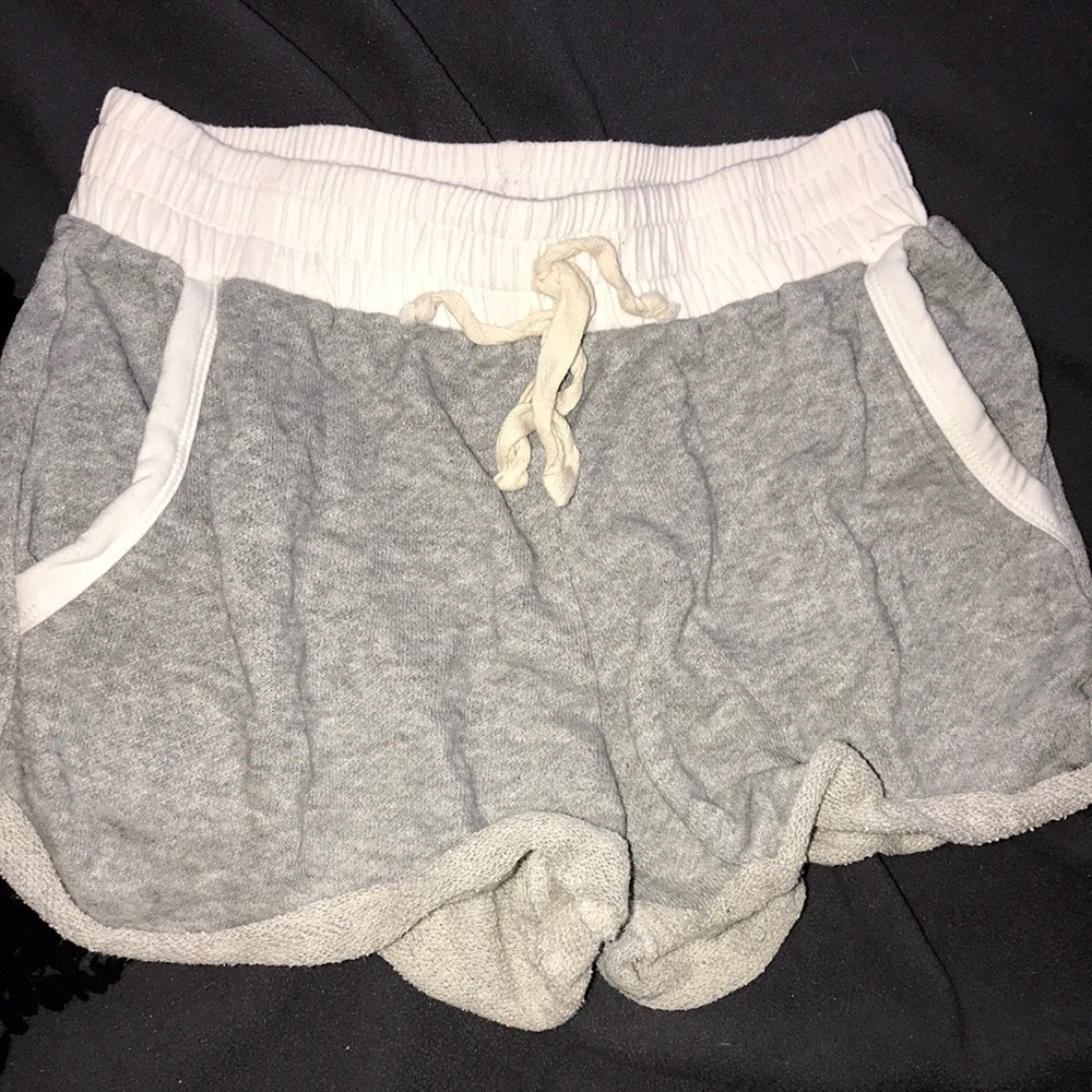 Shorts - Picture 2 of 4